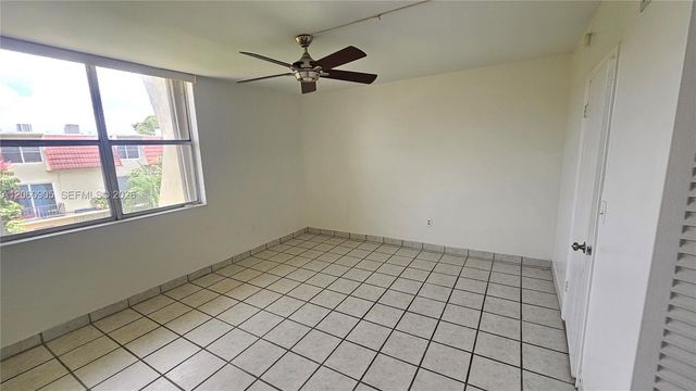 1651 NE 115th St 26C, Miami, FL 33181