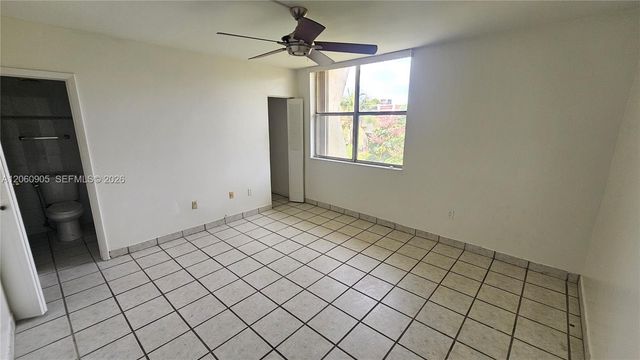 1651 NE 115th St 26C, Miami, FL 33181