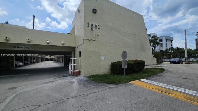 1651 NE 115th St 26C, Miami, FL 33181