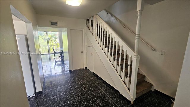 1651 NE 115th St 26C, Miami, FL 33181