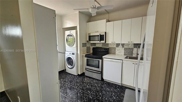 1651 NE 115th St 26C, Miami, FL 33181