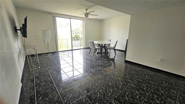 1651 NE 115th St 26C, Miami, FL 33181