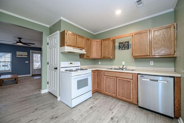 405 ALEXANDER AVE, Columbia, MO 65203