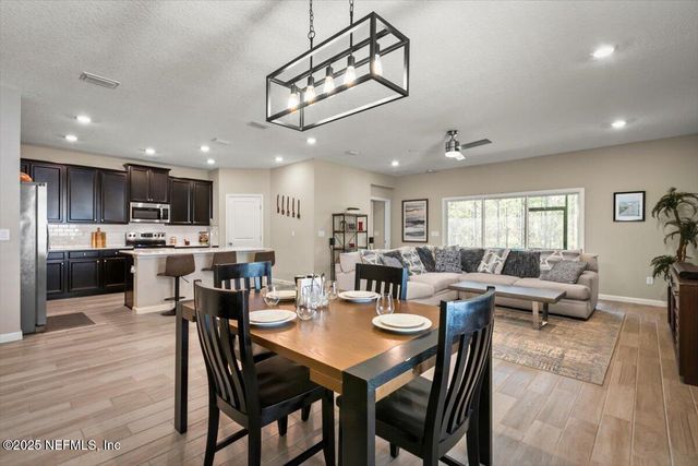 9486 LOVAGE Lane, Jacksonville, FL 32219