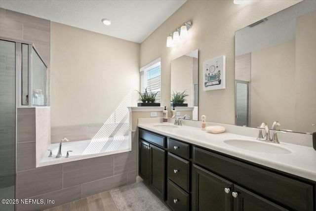 9486 LOVAGE Lane, Jacksonville, FL 32219