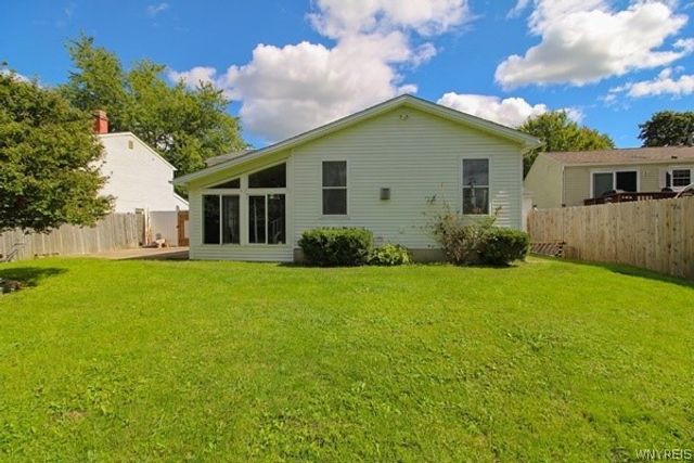 7028 Northview Drive, Lockport Town, NY 14094