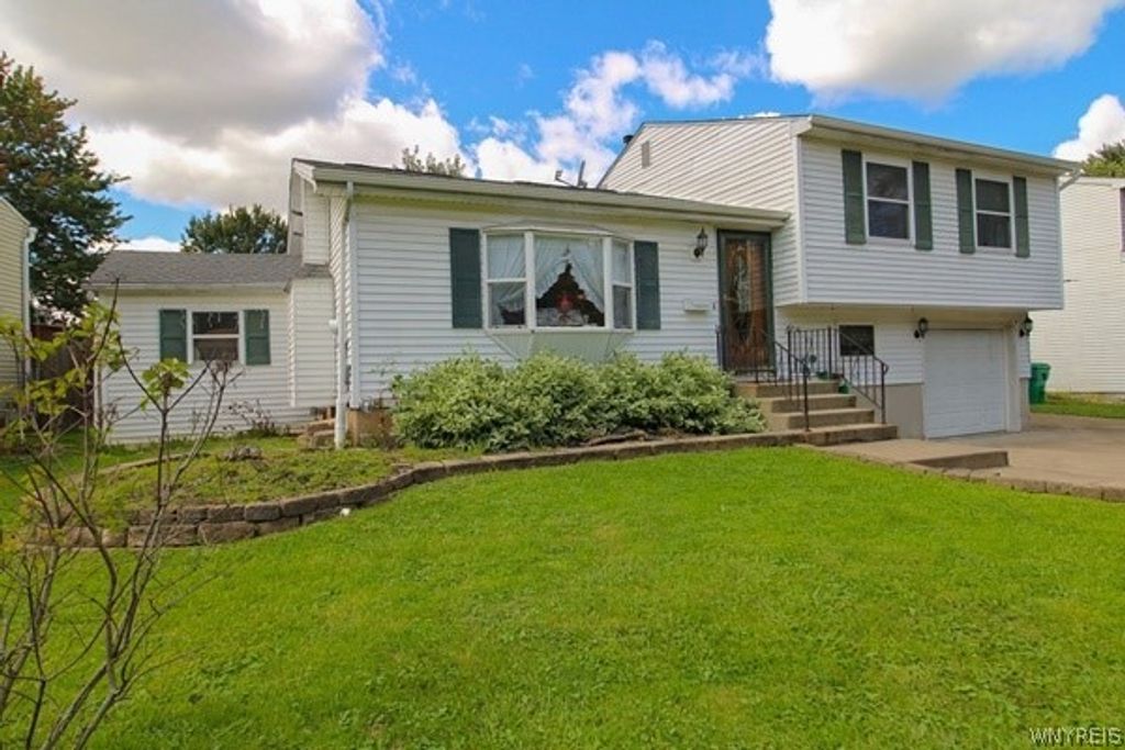 7028 Northview Drive, Lockport Town, NY 14094