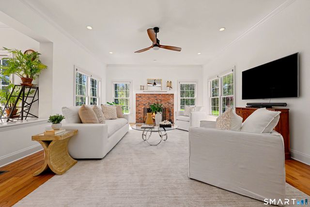 10 Chapman Place, Redding, CT 06896