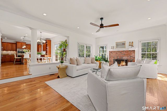 10 Chapman Place, Redding, CT 06896