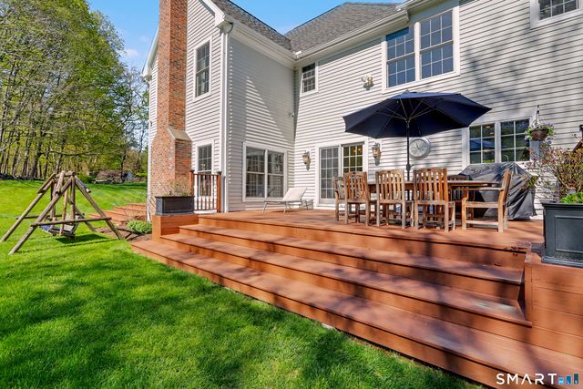 10 Chapman Place, Redding, CT 06896