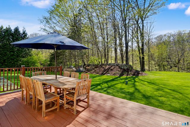 10 Chapman Place, Redding, CT 06896