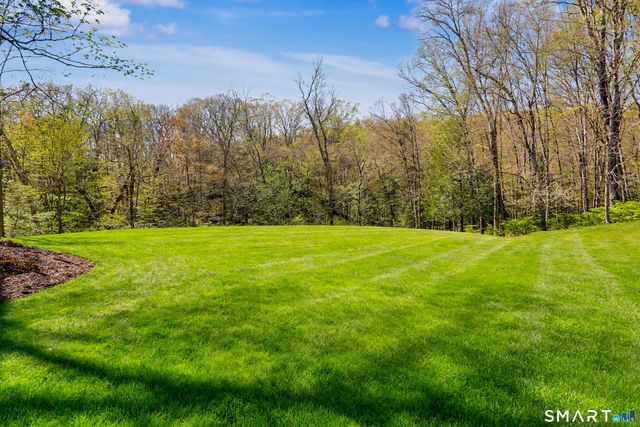 10 Chapman Place, Redding, CT 06896