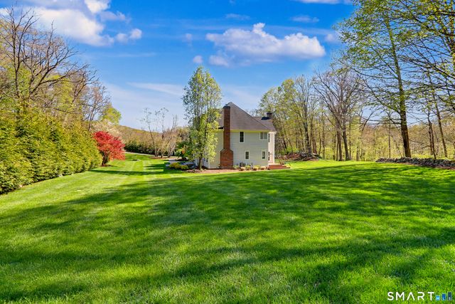 10 Chapman Place, Redding, CT 06896