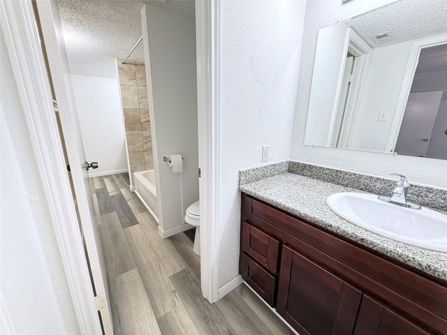 7789 Cook Road, Houston, TX 77072