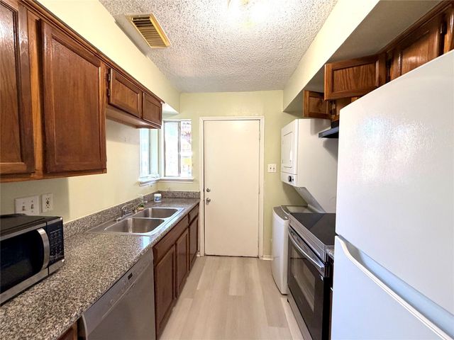 7789 Cook Road, Houston, TX 77072