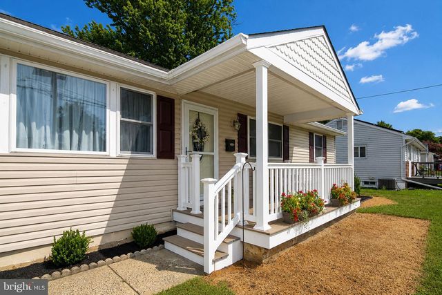 611 JACKSON AVE, Magnolia, NJ 08049