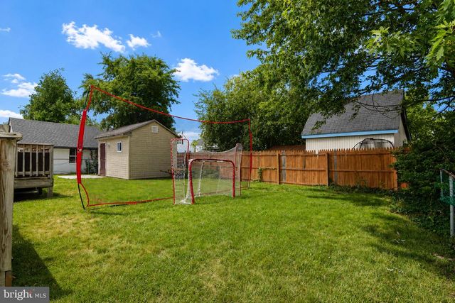 611 JACKSON AVE, Magnolia, NJ 08049
