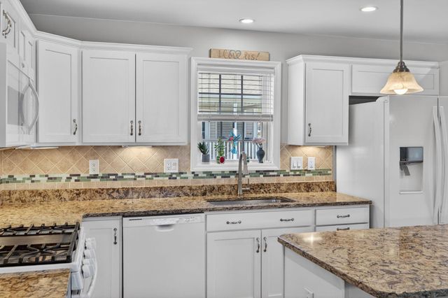 22 WAXWING CIR, Bechtelsville, PA 19505
