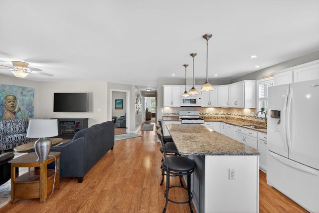 22 WAXWING CIR, Bechtelsville, PA 19505