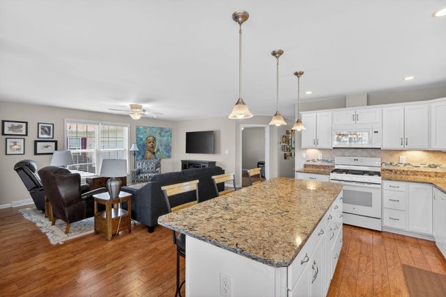 22 WAXWING CIR, Bechtelsville, PA 19505