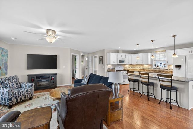 22 WAXWING CIR, Bechtelsville, PA 19505
