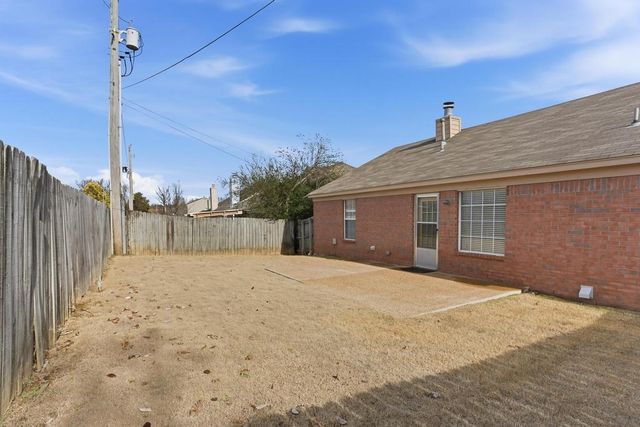 1077 JESSICA LAUREN DR, Cordova, TN 38018