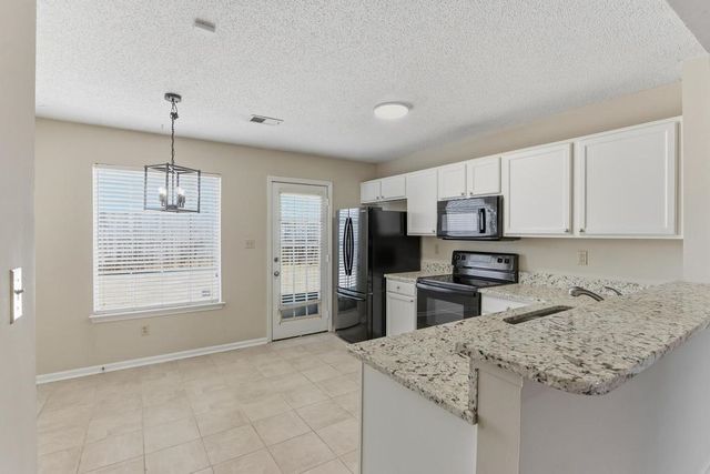 1077 JESSICA LAUREN DR, Cordova, TN 38018