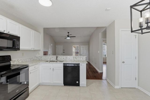 1077 JESSICA LAUREN DR, Cordova, TN 38018