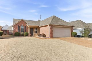 1077 JESSICA LAUREN DR, Cordova, TN 38018