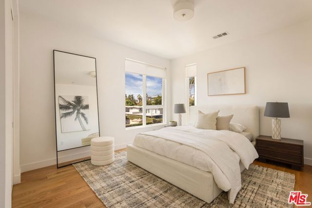 11724 Culver Boulevard 8, Los Angeles, CA 90066