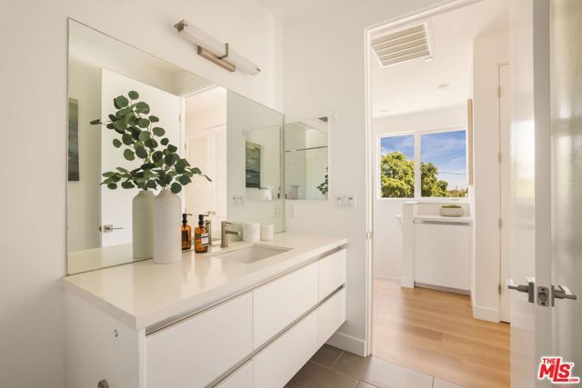 11724 Culver Boulevard 8, Los Angeles, CA 90066