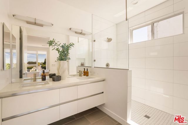 11724 Culver Boulevard 8, Los Angeles, CA 90066