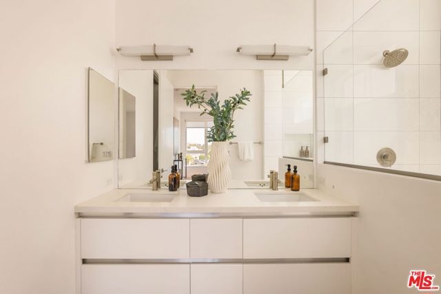 11724 Culver Boulevard 8, Los Angeles, CA 90066