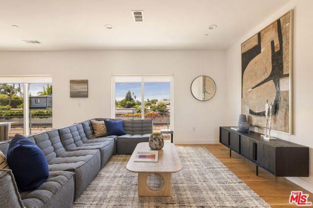 11724 Culver Boulevard 8, Los Angeles, CA 90066