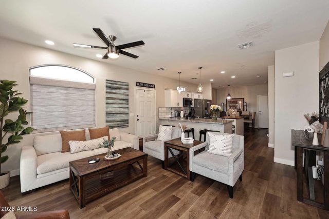 2725 E MINE CREEK Road 1146, Phoenix, AZ 85024
