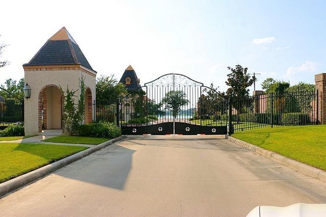 10923 Decatur Street, Willis, TX 77318