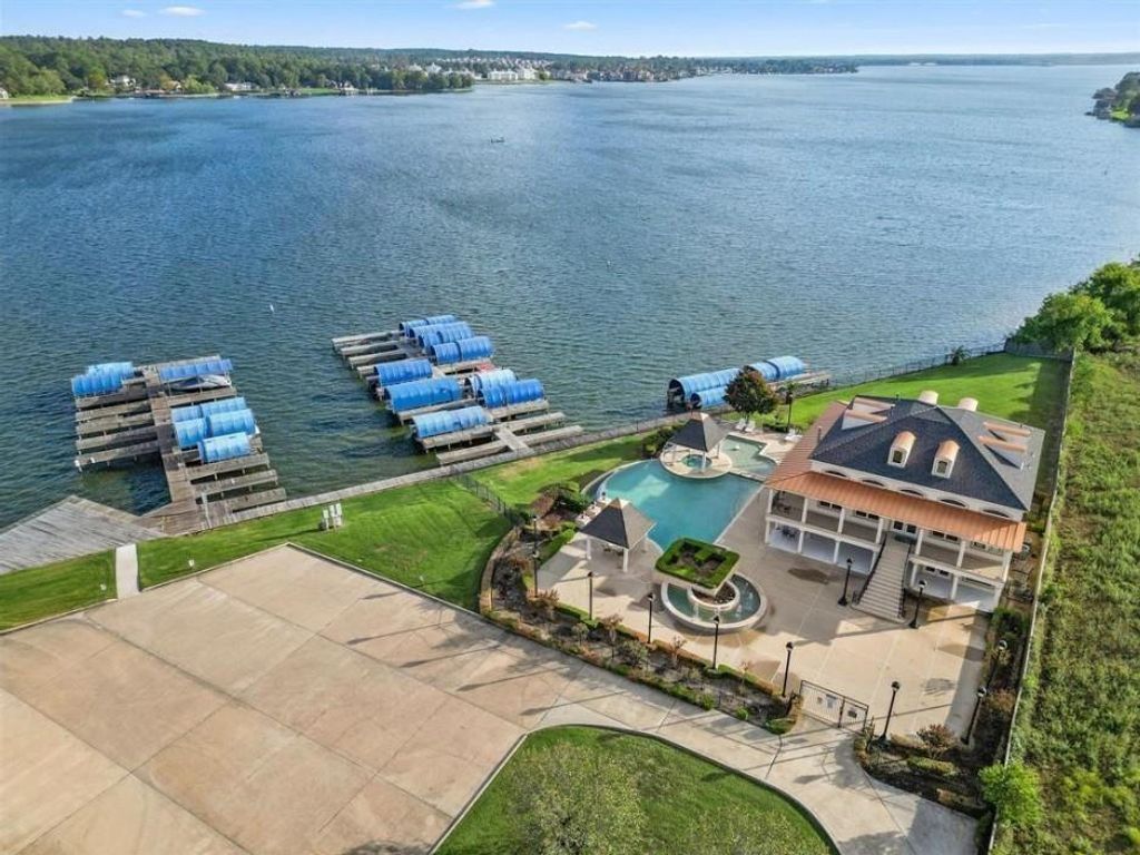 10923 Decatur Street, Willis, TX 77318