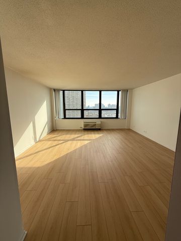 5100 N Marine Drive 15C, Chicago, IL 60640