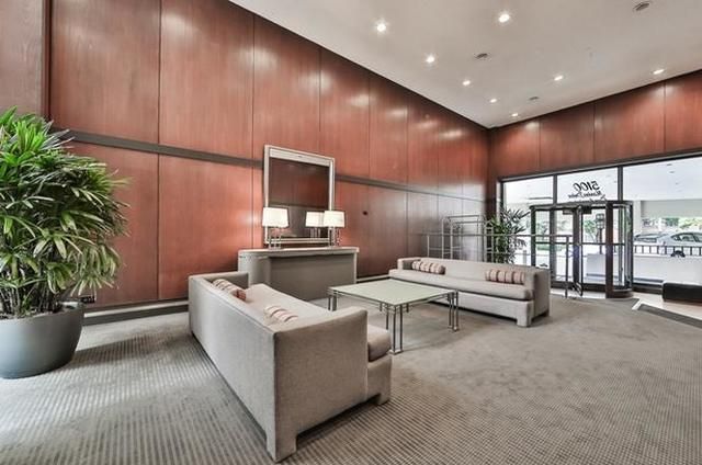 5100 N Marine Drive 15C, Chicago, IL 60640