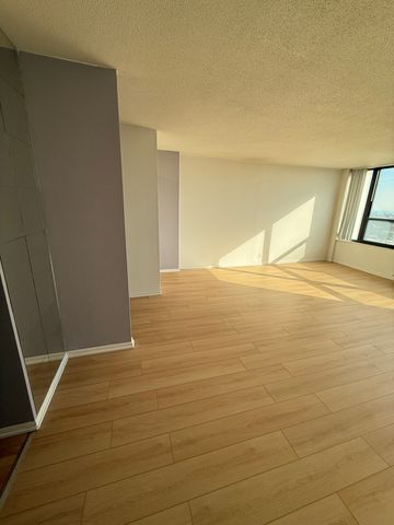 5100 N Marine Drive 15C, Chicago, IL 60640