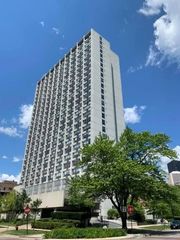 5100 N Marine Drive 15C, Chicago, IL 60640