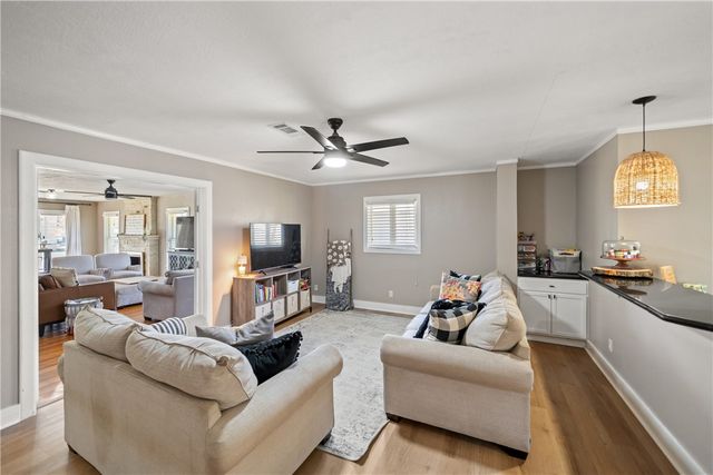 234 East Obryant Street, Bellville, TX 77418