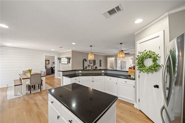 234 East Obryant Street, Bellville, TX 77418