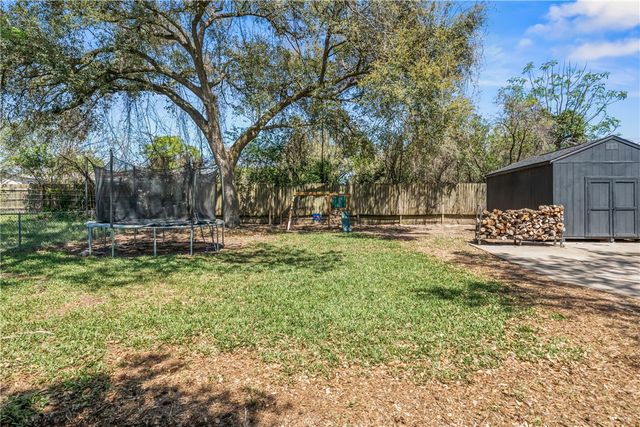 234 East Obryant Street, Bellville, TX 77418