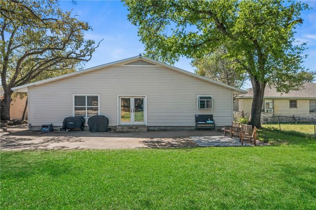 234 East Obryant Street, Bellville, TX 77418