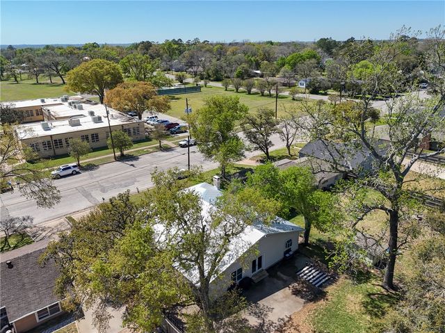 234 East Obryant Street, Bellville, TX 77418