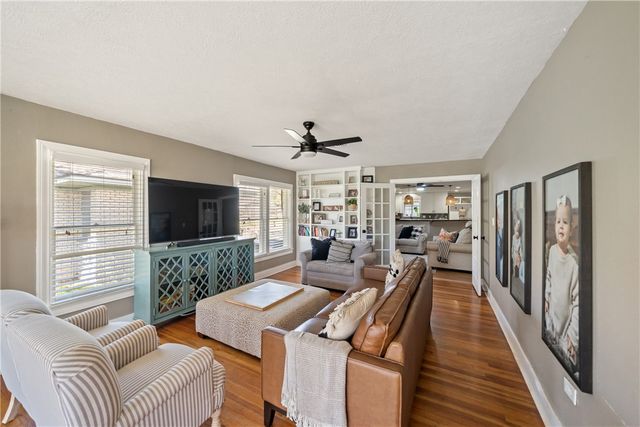 234 East Obryant Street, Bellville, TX 77418