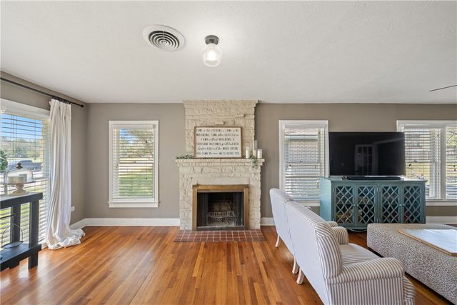 234 East Obryant Street, Bellville, TX 77418