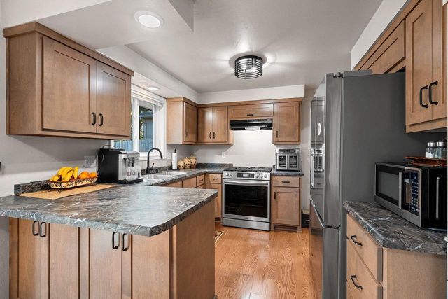 1241 DELRAY DRIVE, Green Bay, WI 54304