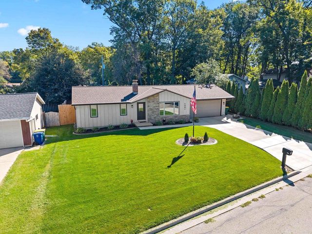 1241 DELRAY DRIVE, Green Bay, WI 54304